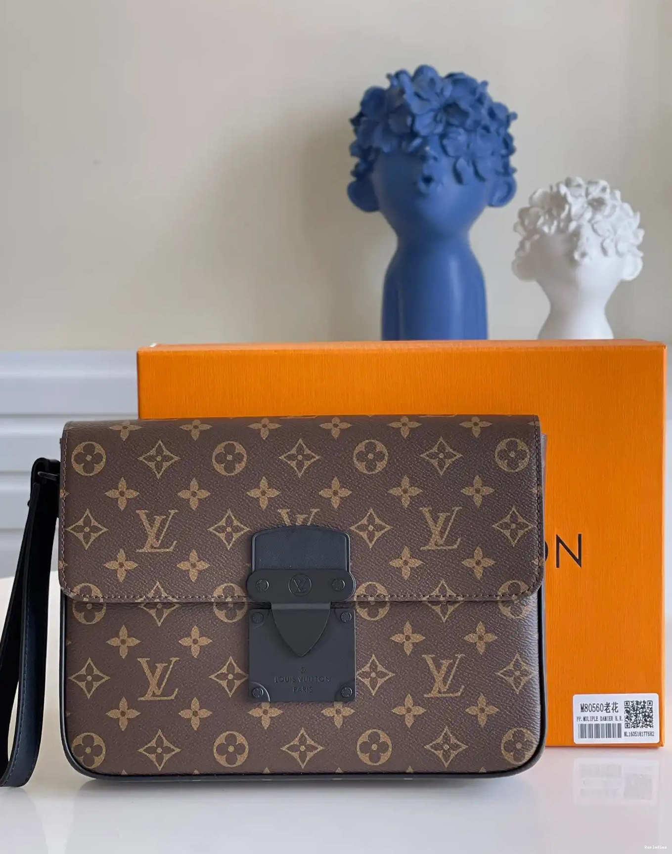 Cheap LOUIS VUITTON POUCH S LOCK A4 0513